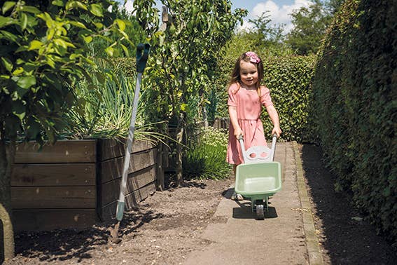 Dantoy Green Garden Wheelbarrow 100% Recycled Materials Set