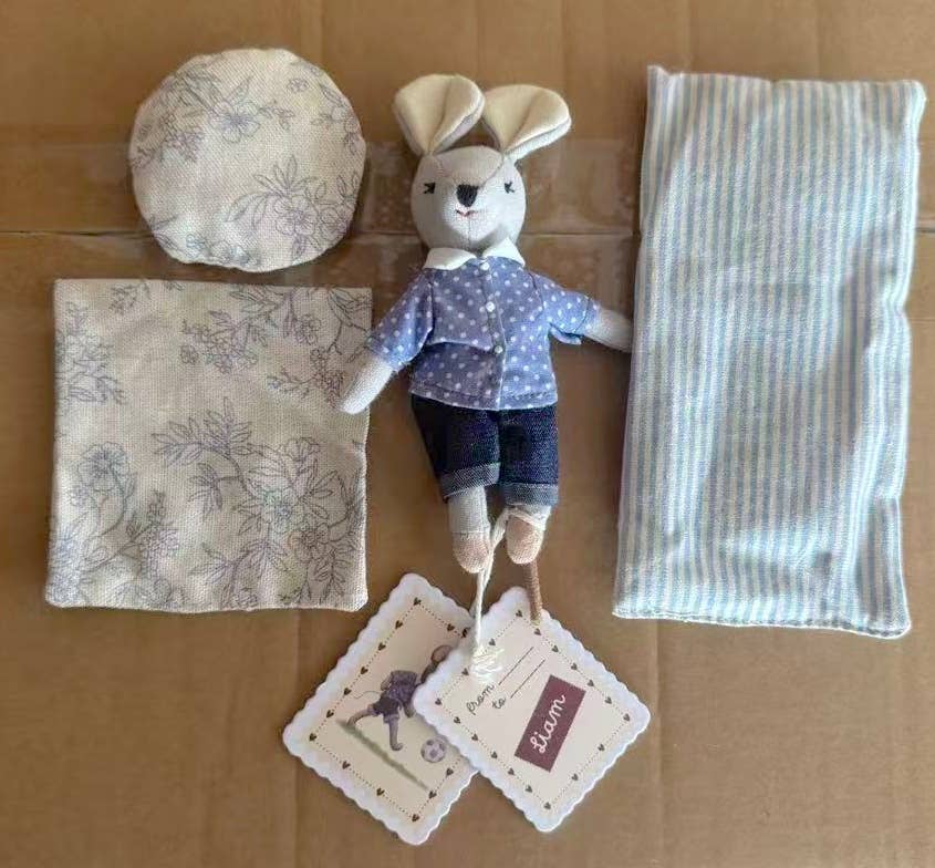 Levlovs Mouse Liam in Stamp Holder Box with Bedding