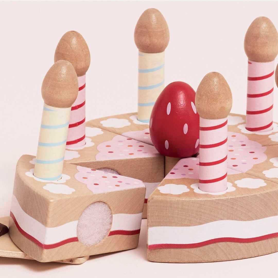 Sliceable Birthday Cake & Candles