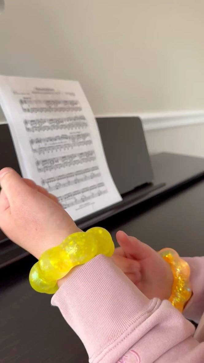 Feelzies™ Original Squishy Bracelet: Ecto Cooler