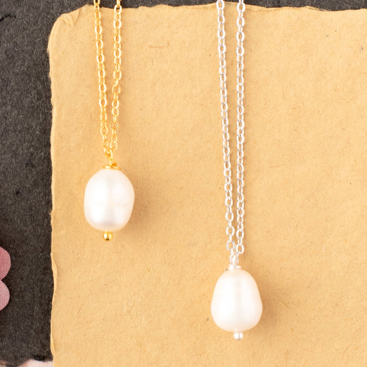 Pearl Single Necklace-White with Gold