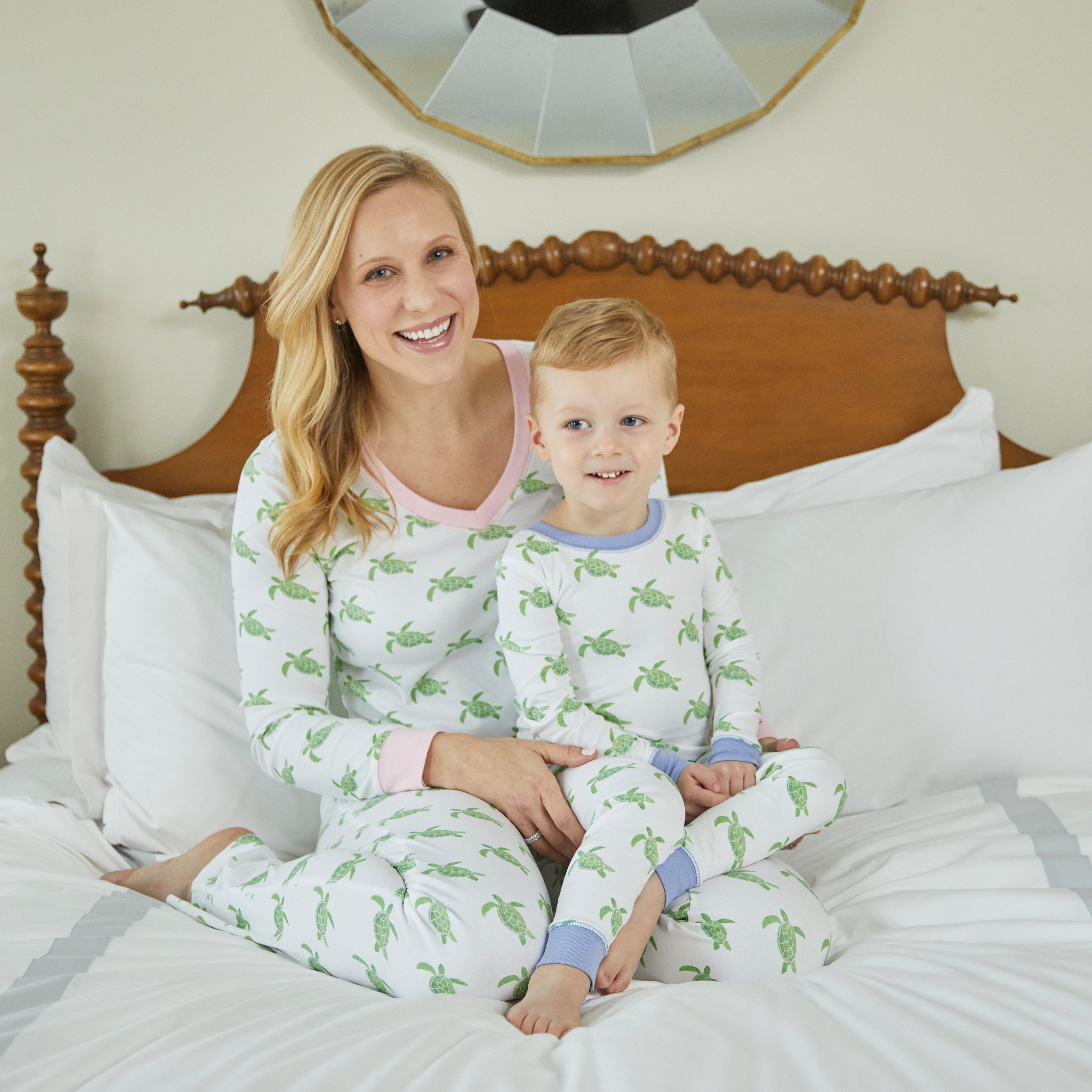 Women s Sea Turtle Pajamas 2 Piece Set