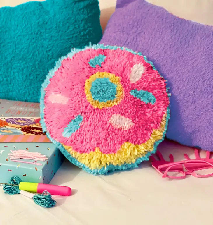 Totally Deco! Donut Latch Hook Pillow Set